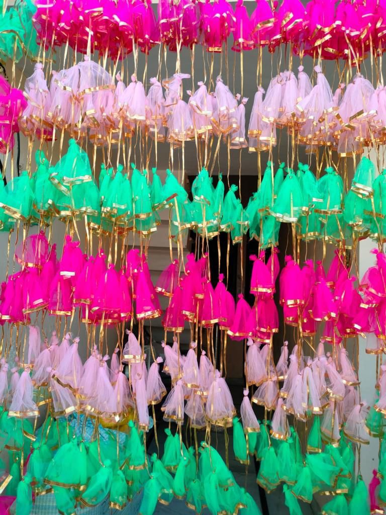 Multi gota tassel strings